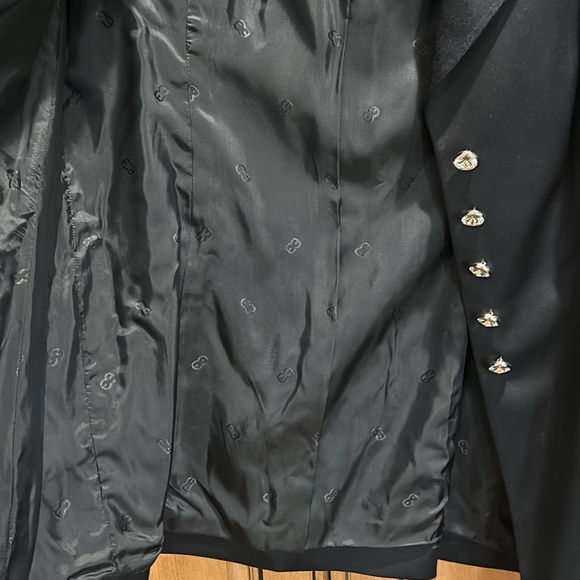 Escada black tuxedo jacket w rhinestone button and silk lapel. Size 44/large - Picture 9 of 9